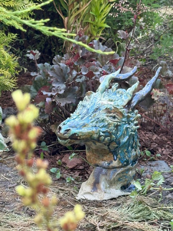 Скульптура «Emerald Dragon»