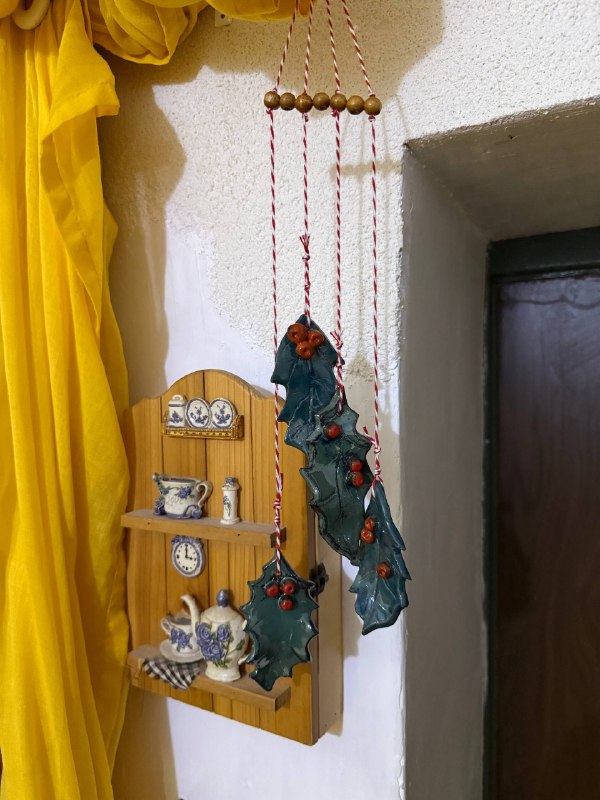 Связка листьев падуба